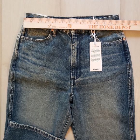 NWT High Rise Bootcut - Picture 2 of 5